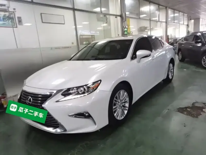 Lexus ES, 2018