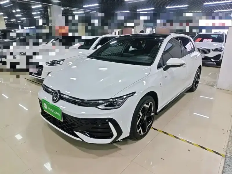Volkswagen Golf, 2025