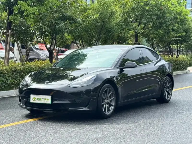Tesla Model 3, 2022