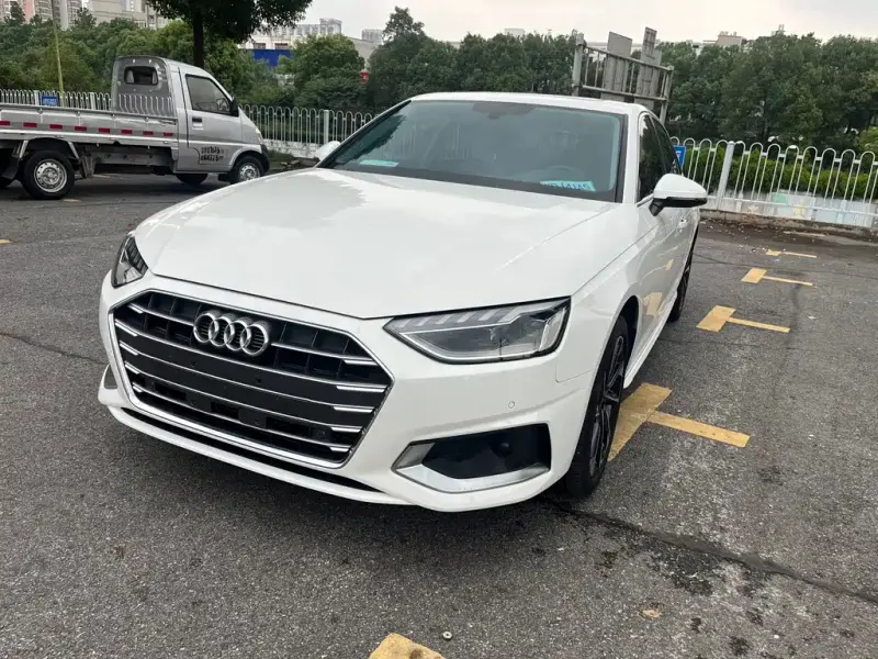 Audi A4L, 2022