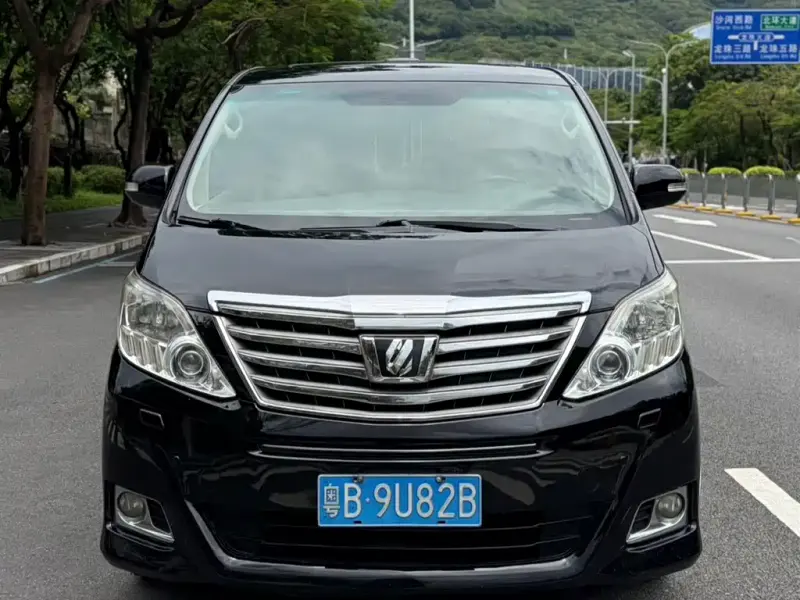 Toyota Alphard, 2013