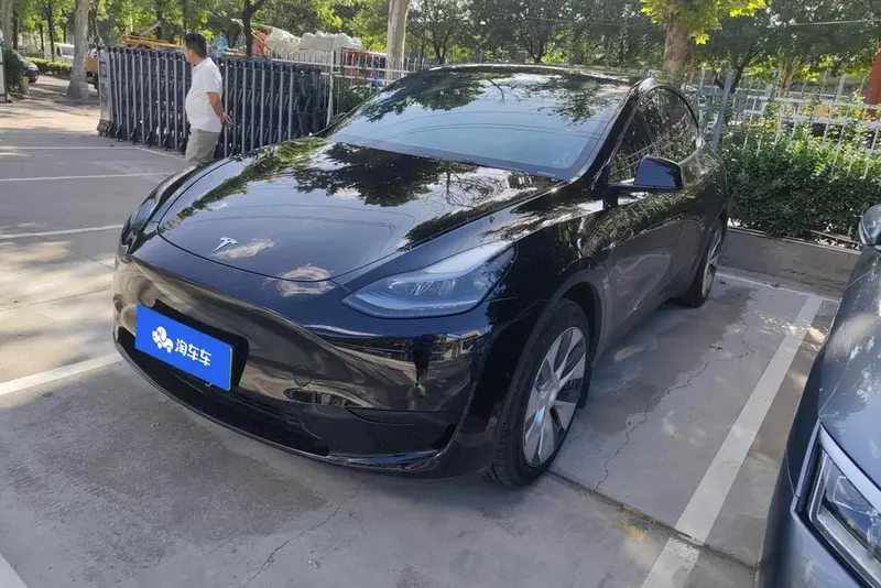 Tesla Model Y, 2022