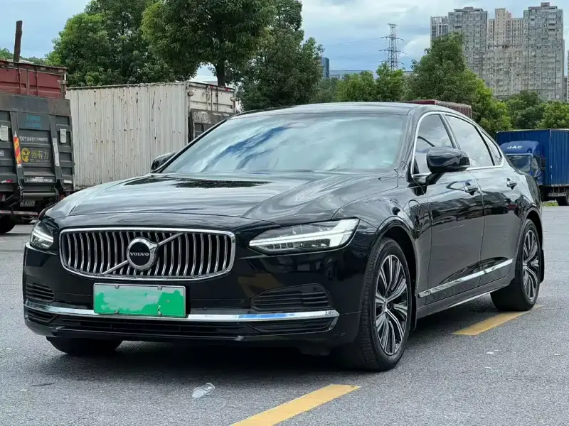 Volvo S90 PHEV, 2022