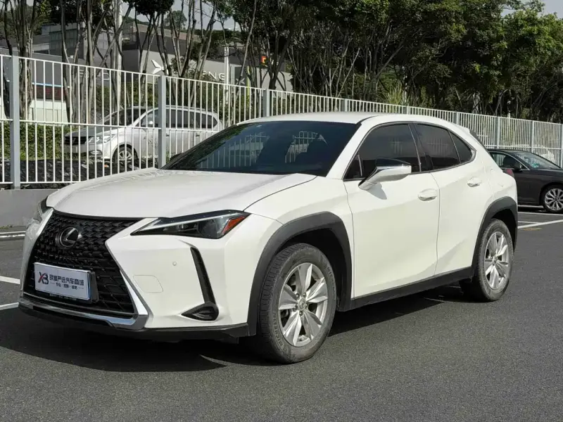 Lexus UX, 2024