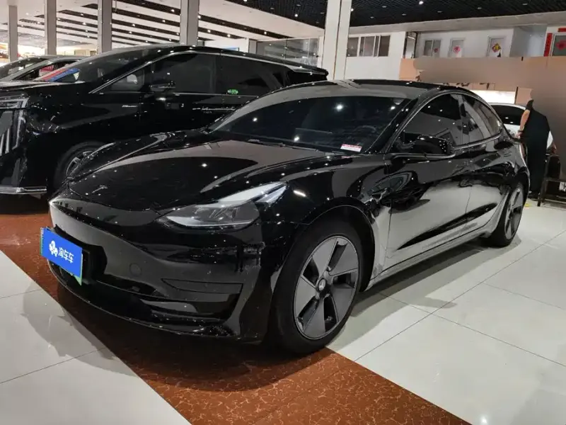 Tesla Model 3, 2022