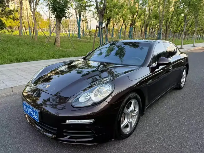 Porsche Panamera, 2015