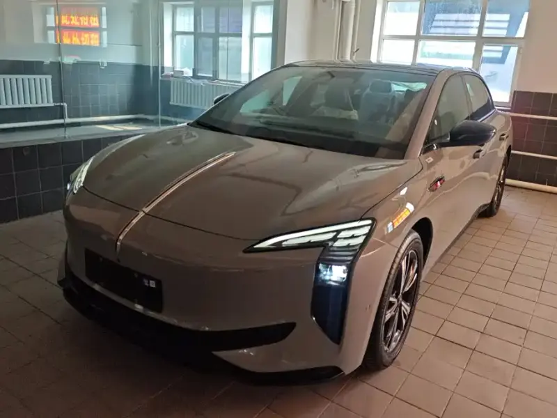 Hongqi EH7, 2026