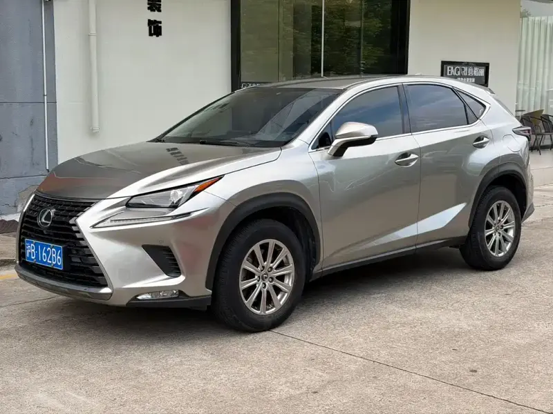 Lexus NX, 2020