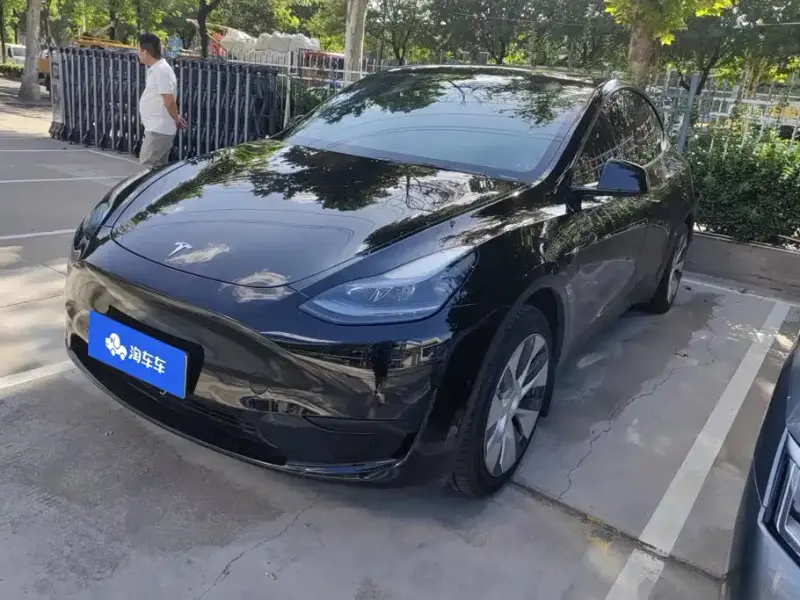Tesla Model Y, 2023