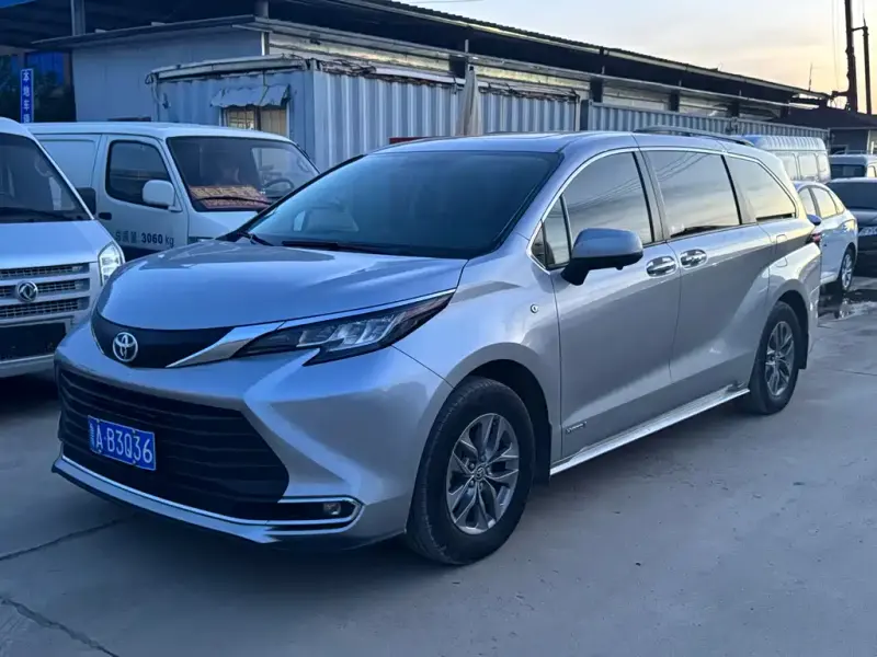 Toyota Sienna SIENNA 2022 версия 2.5L версия, 2022 — фото 1