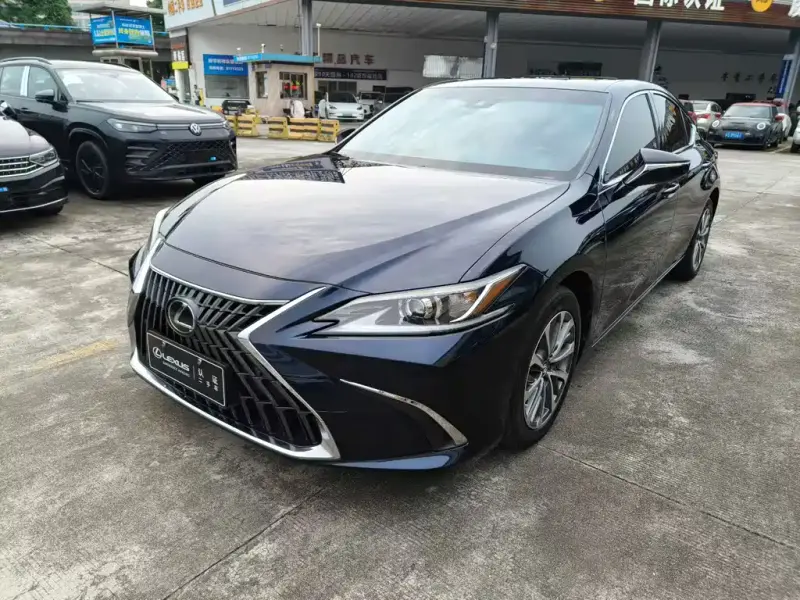 Lexus ES, 2024