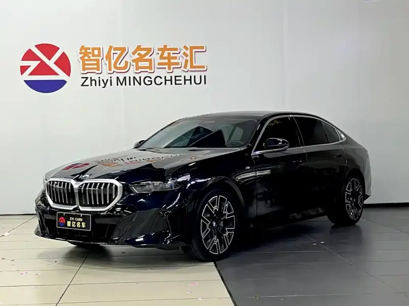 BMW 5 Series, 2024