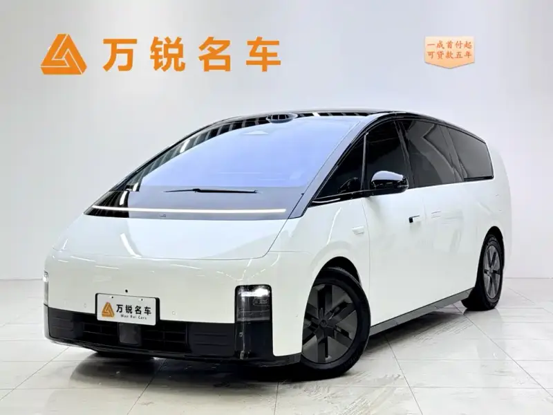 Li Auto Li MEGA, 2025