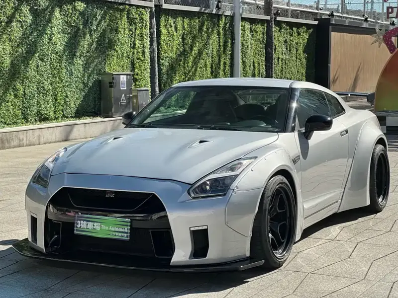 Nissan GT-R, 2011