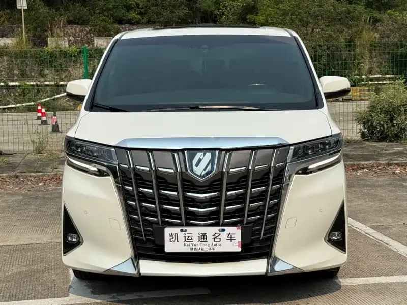Toyota Alphard, 2023