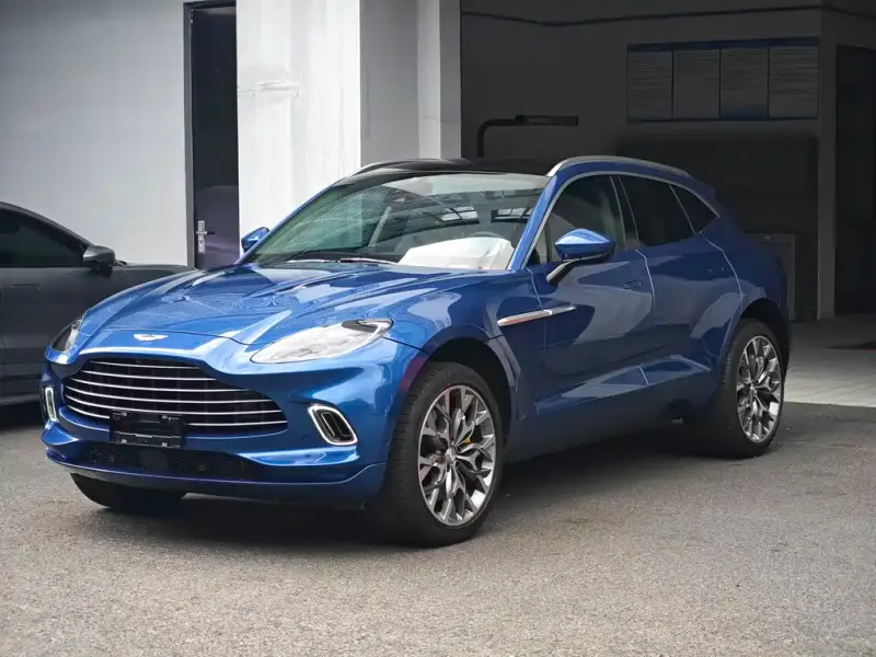 Aston Martin DBX, 2025