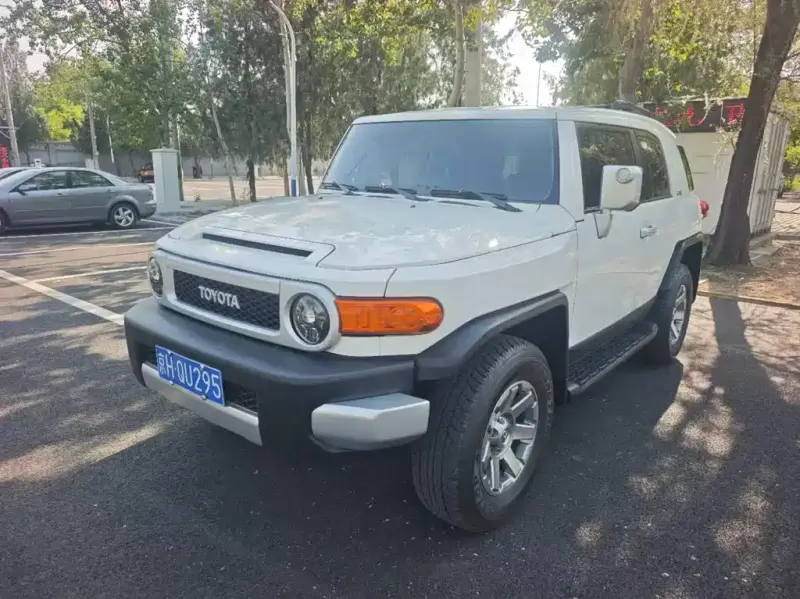 Toyota FJ Cruiser FJ 2019 версия 4.0L автомат, 2019 — фото 1