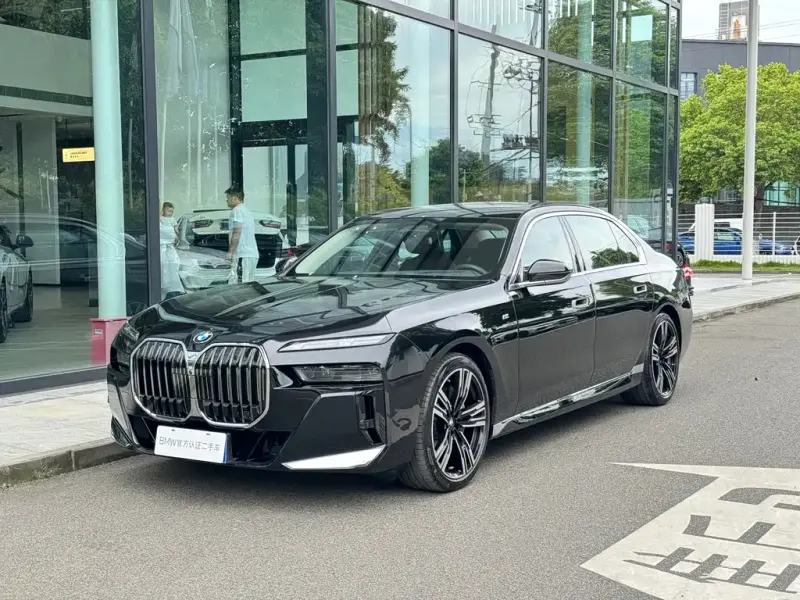 BMW 7 Series BMW 7 Series 2023 740Li Leading Type M Sport Package, 2026 — фото 1