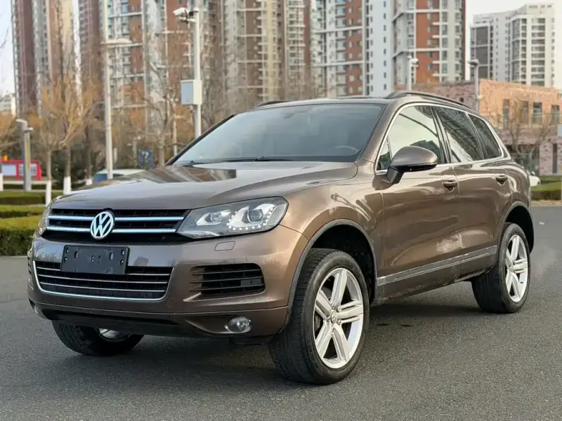 Volkswagen Touareg, 2015 — фото 1