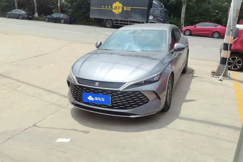 BYD Qin L DM DM-i 80KM Leading Version, 2024 — фото 1