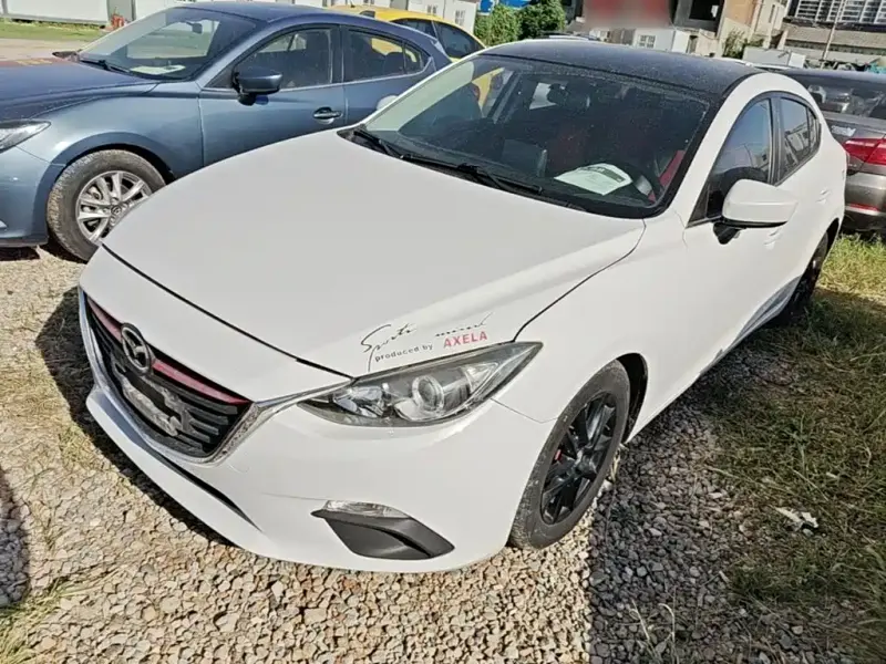 Mazda 3 Axela, 2015