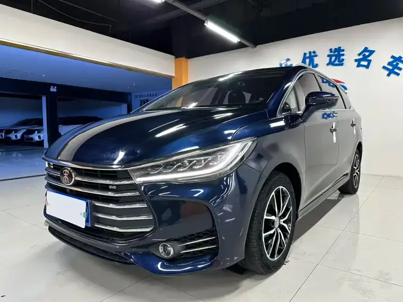 BYD MAX, 2018