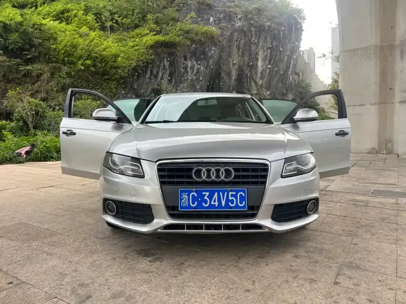 Audi A4L, 2009