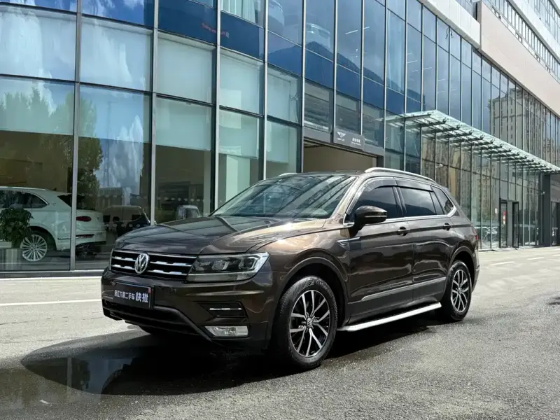 Volkswagen Tiguan L, 2017