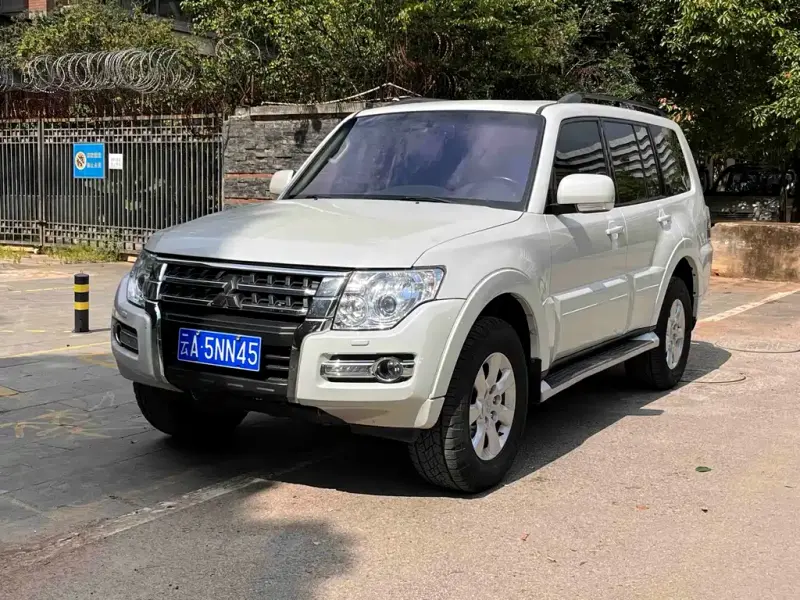 Mitsubishi Pajero (Import), 2019