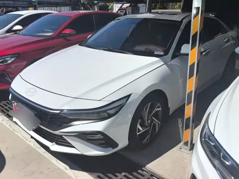 Hyundai Elantra, 2024