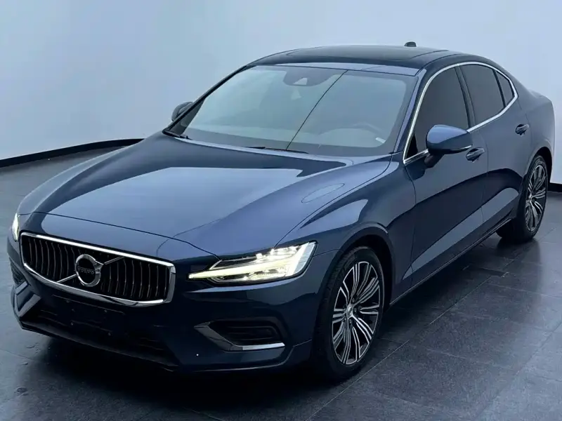 Volvo S60, 2022
