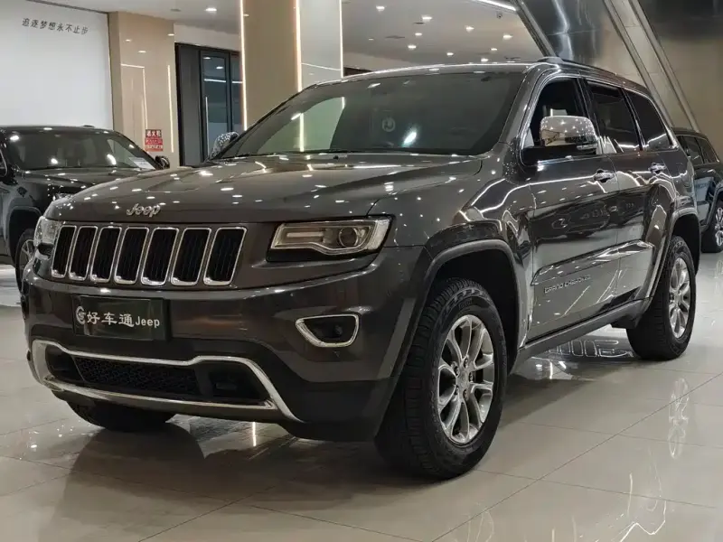 Jeep Grand Cherokee (Import) Jeep Grand Cherokee (Import) 2015 3.6L Elite Navigation Edition, 2015 — фото 1