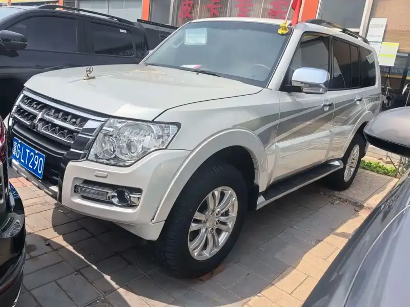 Mitsubishi Pajero (Import), 2018