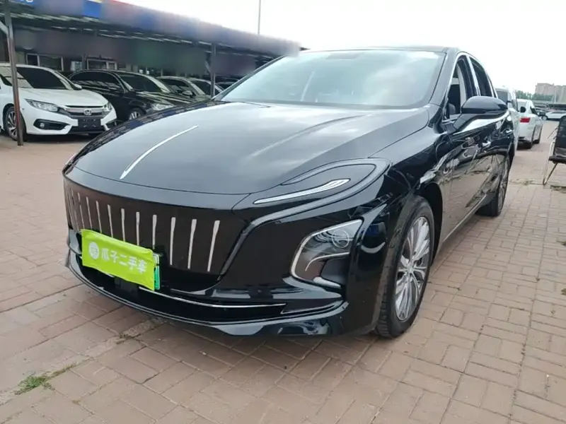 Hongqi E-QM5, 2023