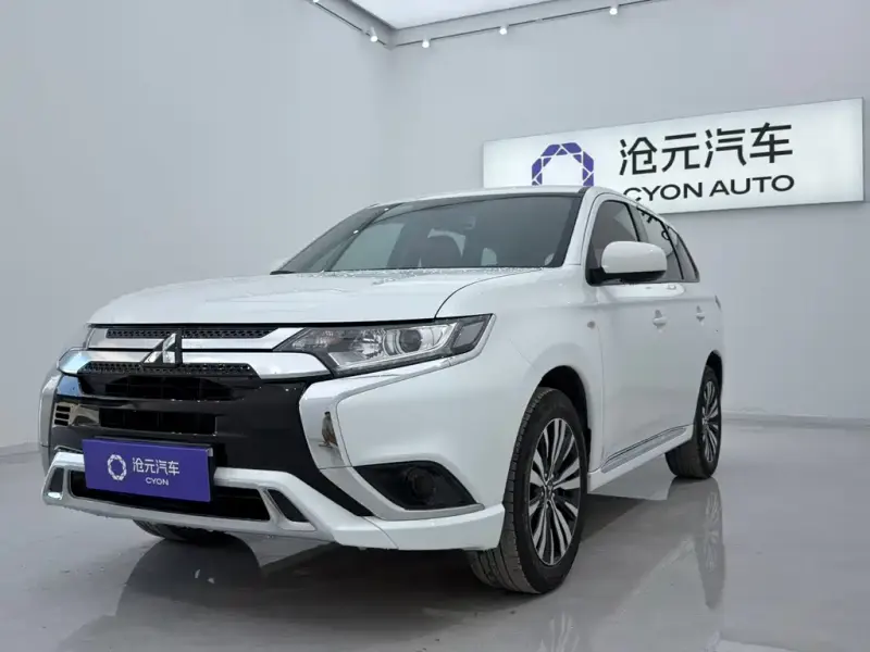 Mitsubishi Outlander, 2023