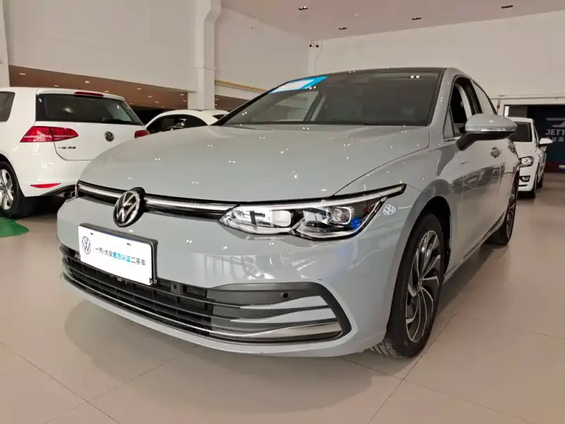 Volkswagen Golf, 2023
