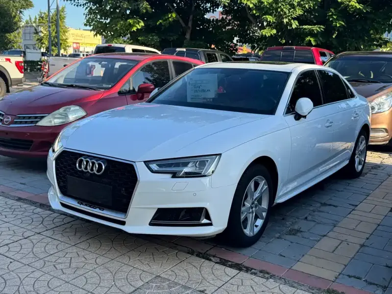 Audi A4L, 2018