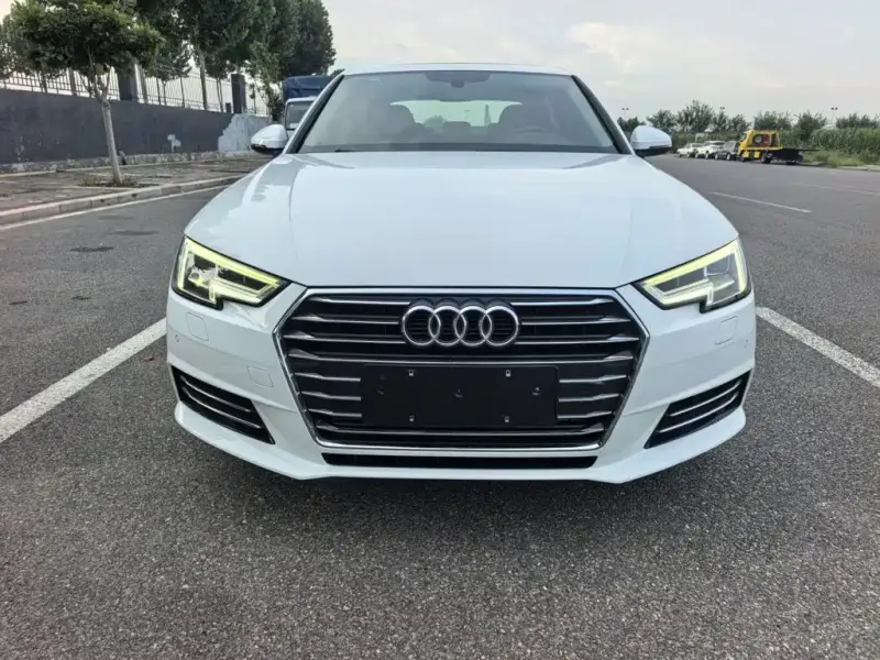 Audi A4L, 2018