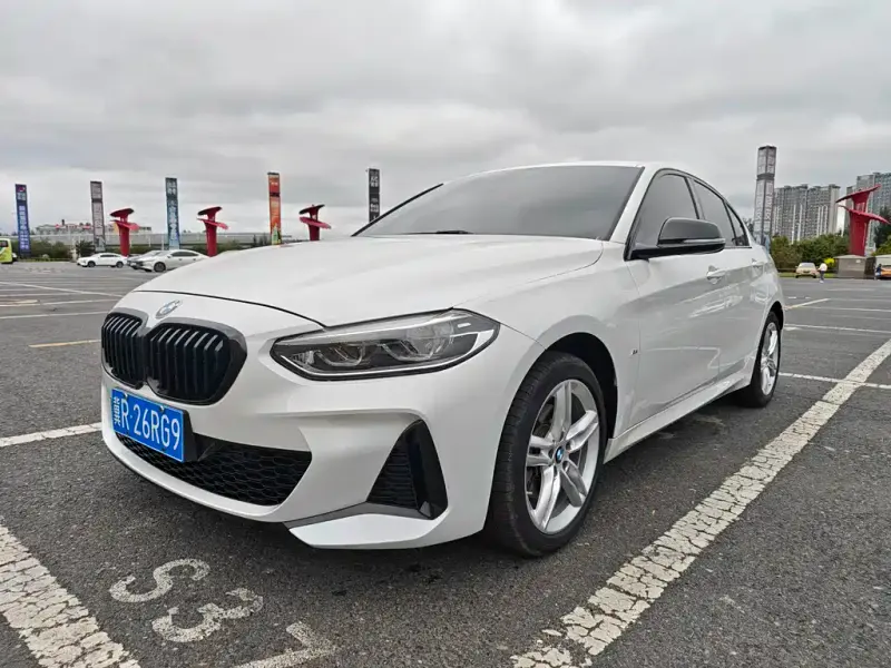 BMW 1 Series, 2022