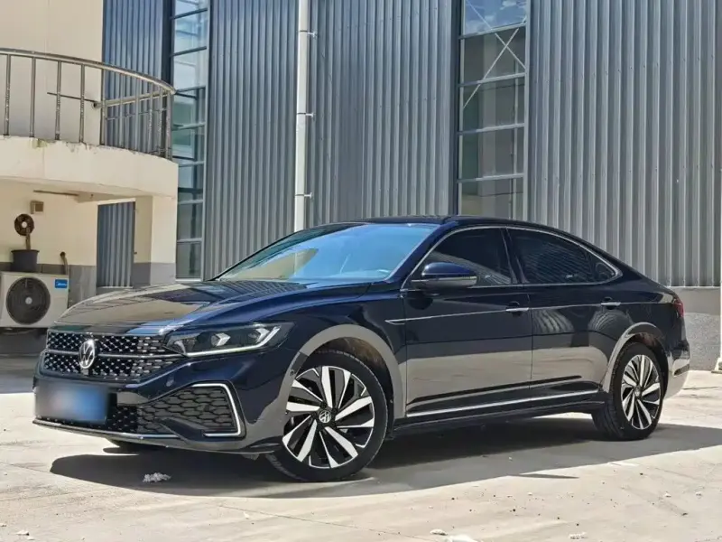 Volkswagen Passat, 2022