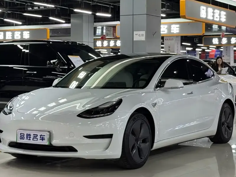 Tesla Model 3, 2021