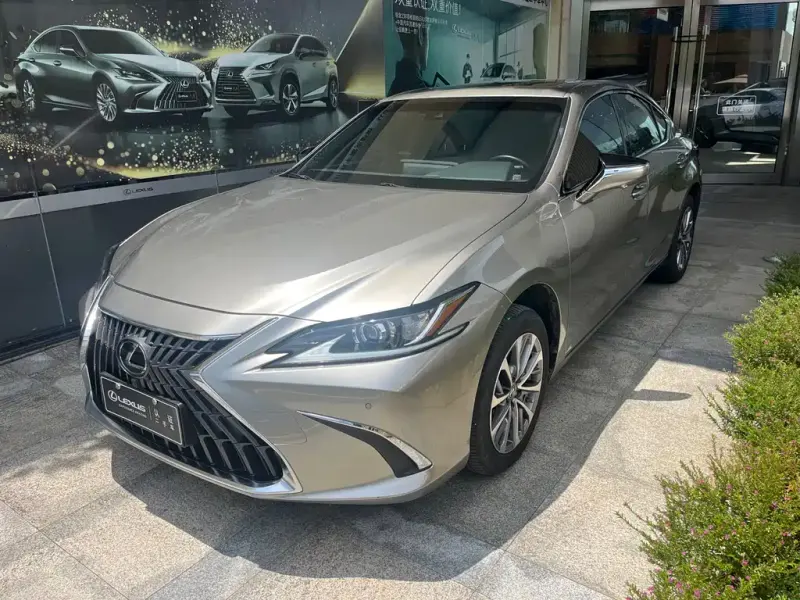 Lexus ES, 2024