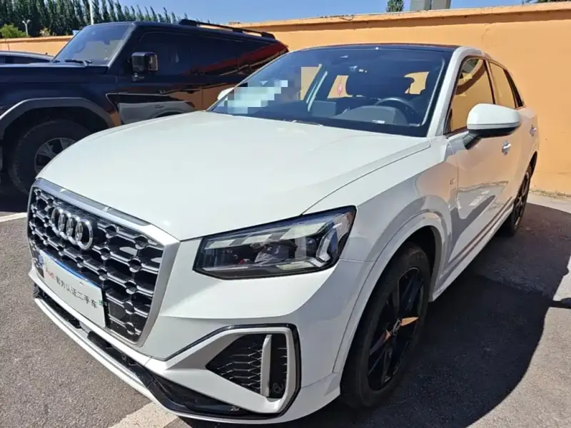 Audi Q2L, 2024