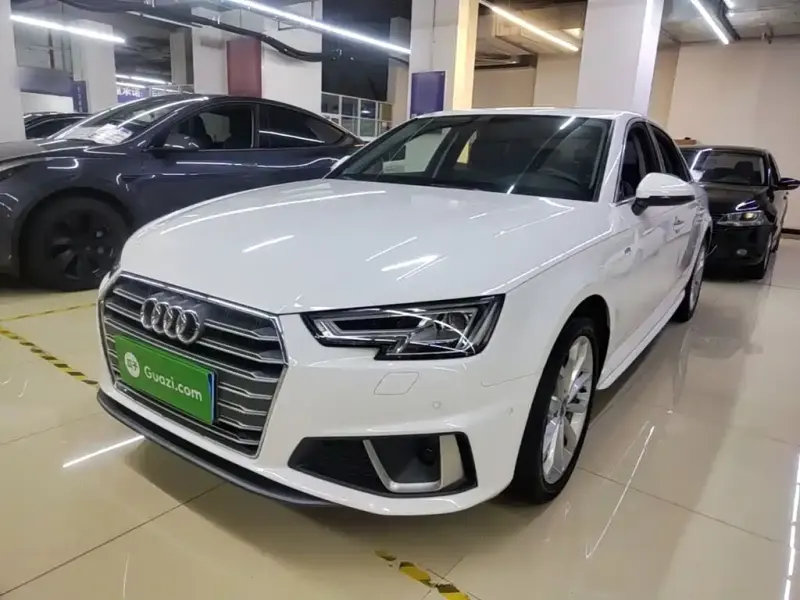 Audi A4L, 2020