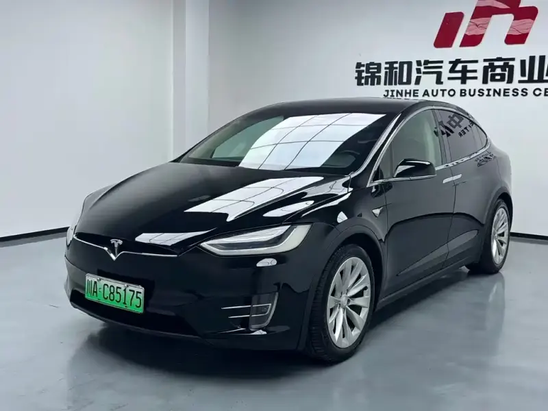 Tesla Model X, 2017