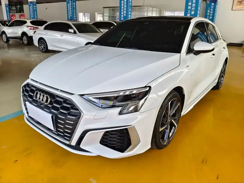 Audi A3 Audi A3 2023 Facelift Sportback 35 TFSI Fashion Sport Type, 2023 — фото 1
