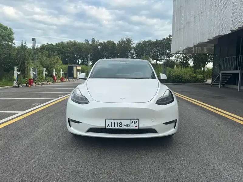 Tesla Model Y, 2021