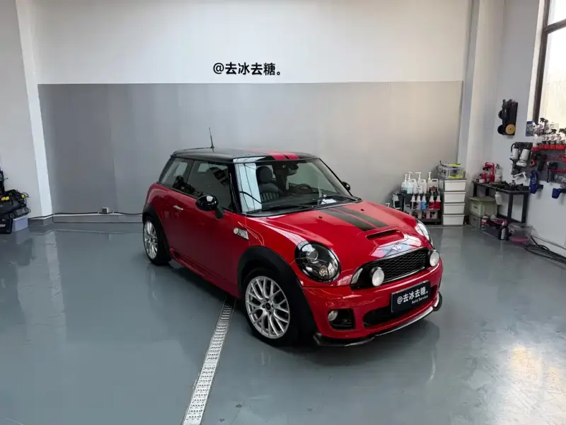 MINI Mini, 2012