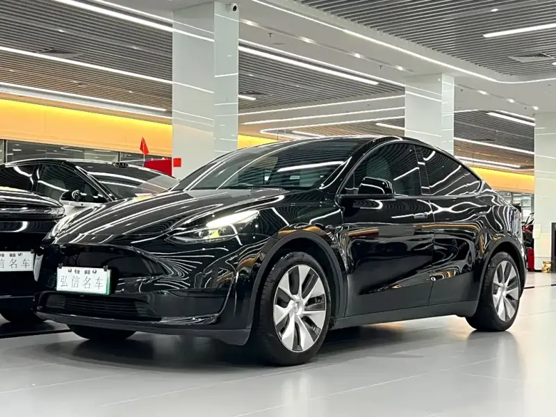 Tesla Model Y, 2022