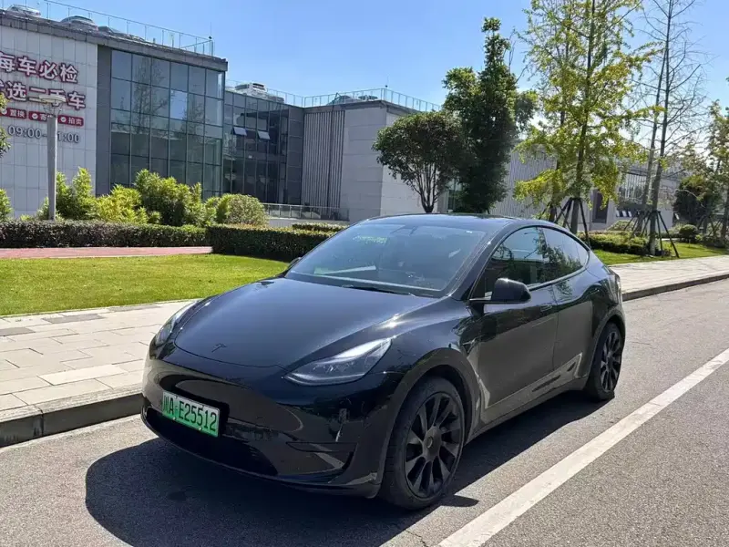 Tesla Model Y, 2023